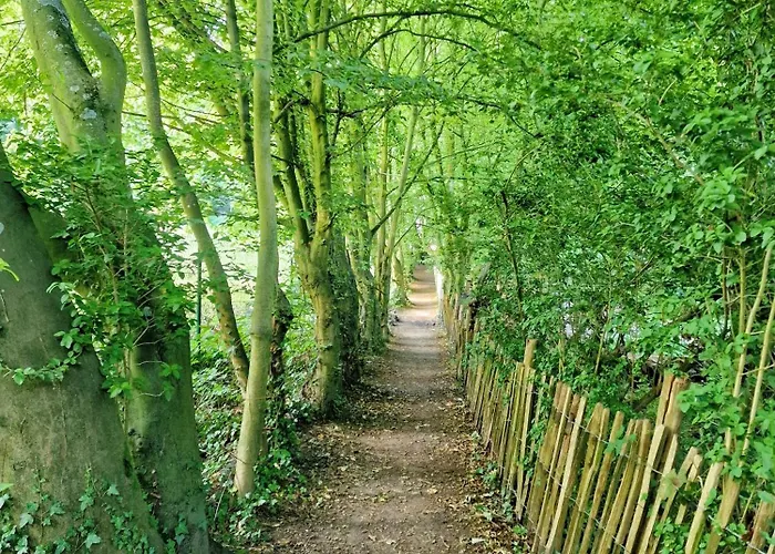 Le Reclus Bed & Breakfast 4*