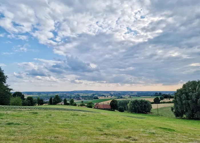 Le Reclus Bed & Breakfast 4*